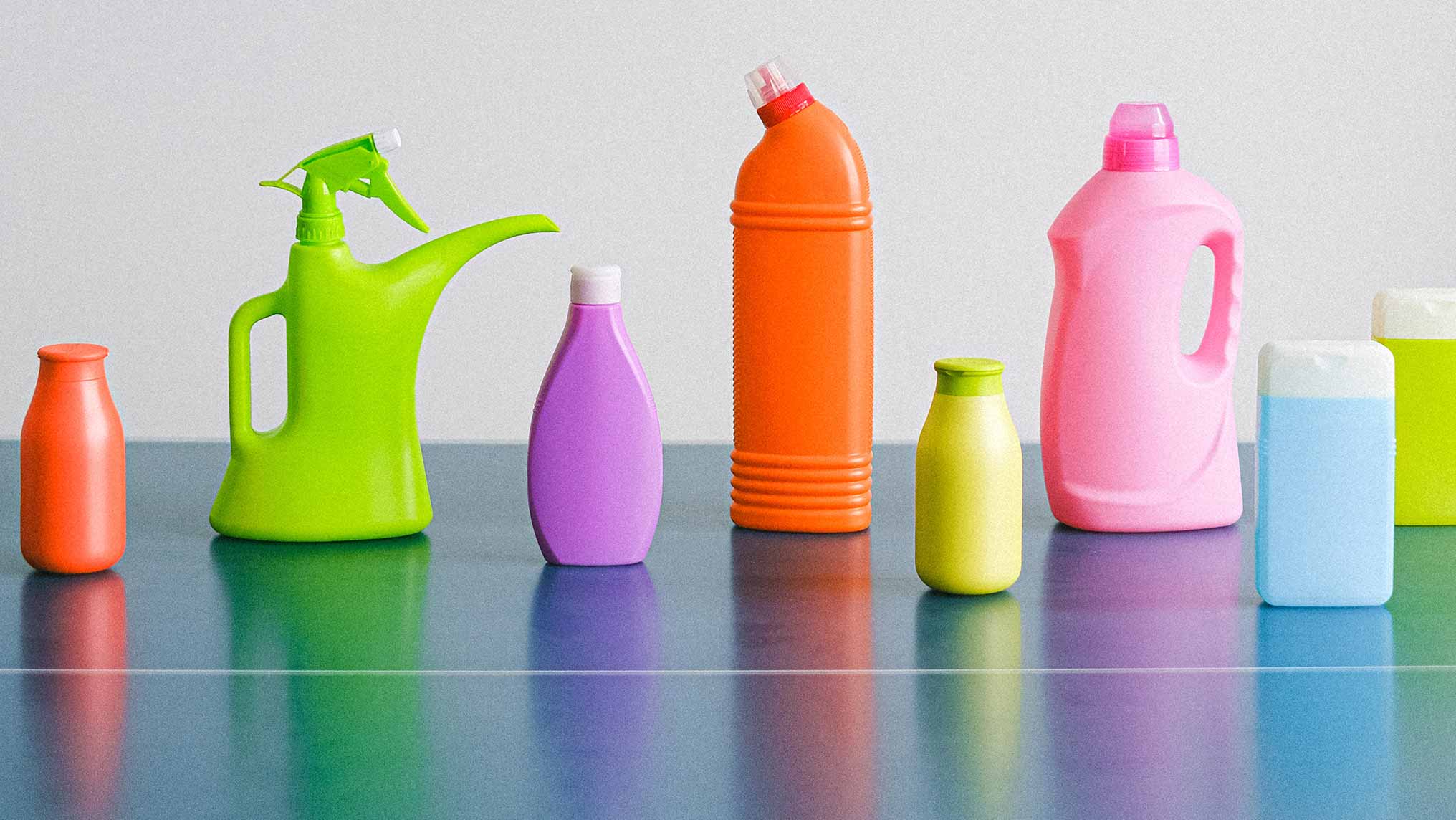 All-party roundtable on reuse: a line of bottles without branding ready to be reused